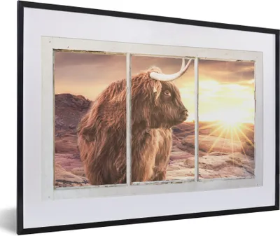 Produktbild von MuchoWow® Gerahmtes Poster Schottischer Highlander - Aussicht - Sonnenuntergang 60x40 cm - Poster mit Schwarzem Bilderrahmen Wandposter Rahmen Foto Bilder - Schlafzimmer - Plakat in Rahmen - Drucken
