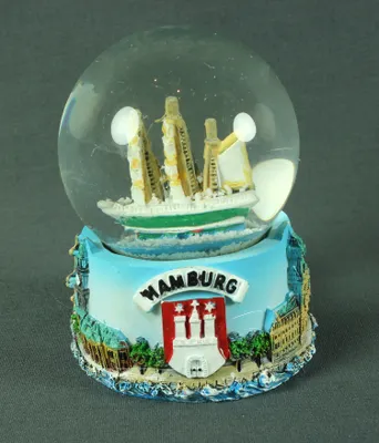 Produktbild von Schneekugel Schiff Rickmer Rickmers Hamburg Schüttelkugel Glitzerkugel Mitbringsel