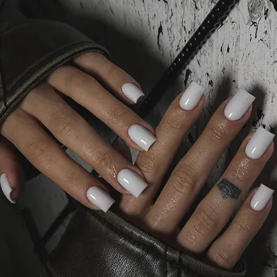 Produktbild von Ceboic 24 Stück French Press on Nails Kurz Acryl Nägel Weiß Square Glossy Fake Nägel
