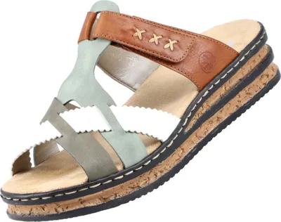 Das Bild zeigt einen flachen Schuh in einem bunten Design mit verschiedenen Farben und Mustern. Der Schuh ist von der Seite abgebildet und ermöglicht einen guten Blick auf seine Form und Details.