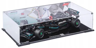 Produktbild von Blacked Brick Vitrine mit bedruckter Rückwand für LEGO® 42171 Technic – Mercedes-AMG F1 W14