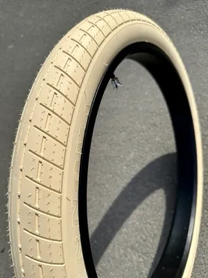 Zdjęcie produktu dla Kremowe opony Street Brick Semi Slick 26 x 3.0