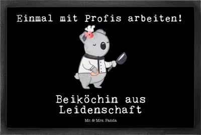 Produktbild von Mr. & Mrs. Panda Fussmatte Beiköchin Leidenschaft 50 x 75 cm - Schwarz - Geschenk, Gastronomie, Schmutzmatte, Lustig, Restaurant, fußmatte, Bodenvorleger, Spruch