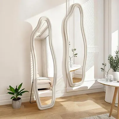 Imagen del producto de Espejo de pie, 160 x 50 cm, espejo de cuerpo entero, con diseño ondulado e irregular, con soporte, gran espejo de pared para colgar, con marco de madera recubierto de flanela, ideal para dormitorios o recibidores