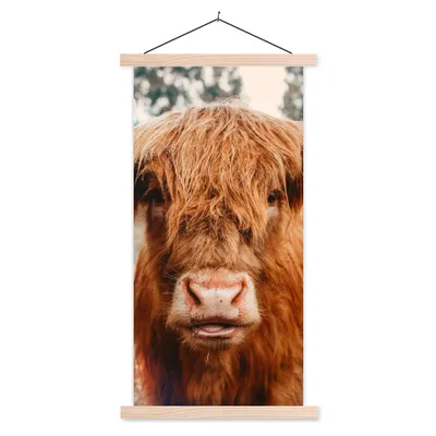 Produktbild von MuchoWow® Textilposter Kuh - Schottischer Hochländer - Hörner - Braun - Landschaft 60x120 cm mit holzfarbenen Rahmen - Holz
