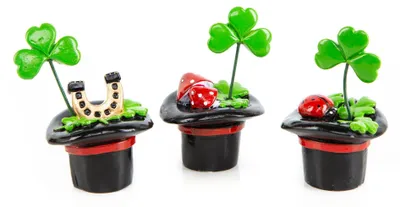 Produktbild von 3 Glücksbringer kleine Geschenke Zylinder mit Kleeblatt 7 cm