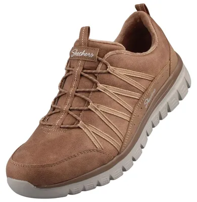 Das Bild zeigt einen hellbraunen Freizeitschuh aus Leder mit weißen Schnürsenkeln und einer weißen Sohle. Der Schuh ist von der rechten Seite zu sehen und steht auf einem weißen Hintergrund.