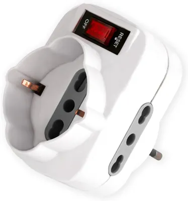 Produktbild von Adapterstecker – 1 Steckdose 10 A vs. 2 Steckdosen 10/16 A + 1 Schuko-Steckdose