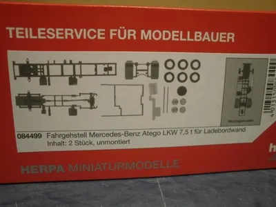 Produktbild von Herpa 084499 - 1/87 Fahrgestell Mercedes-Benz Atego LKW 7,5 t für Ladebordwand