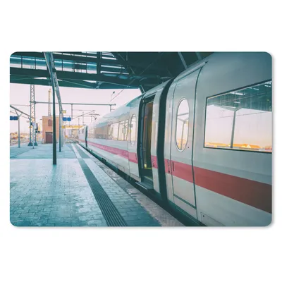 Produktbild von MuchoWow® Mauspad Mousepad Schöner Zug auf dem Bahnsteig 27x18 cm - Mousepads - Maus Mat - Pad - Mausunterlage - Büroartikel - Desk Matten