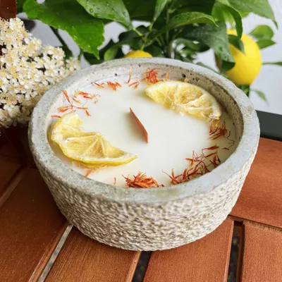 Image de Pièces uniques en édition limitée : bougie en béton « Outdoor Citronella »