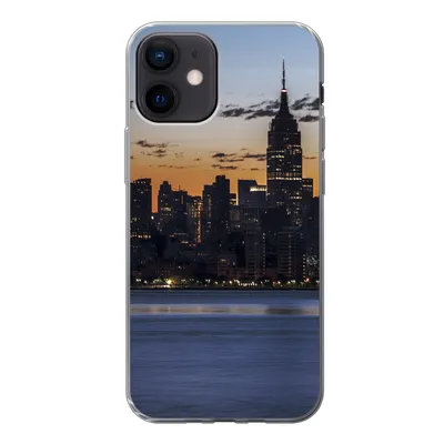 Produktbild von MuchoWow® Handyhülle Schutzhülle Hülle für iPhone 12 New York - Skyline - Amerika Silikon Softcase Handy Hülle - Schutzhülle