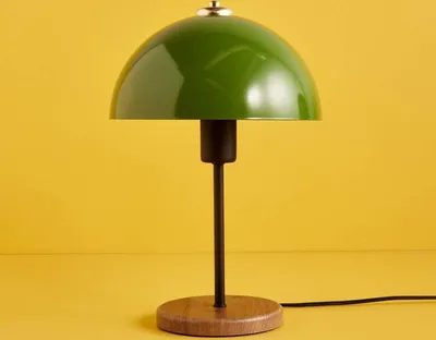 Produktbild von Opviq, Hochwertige Tischlampe, 100% Metall, MDF-Basis, Durchmesser: 23 cm, Höhe: 35 cm, Kabel: 150 cm, E27 Fassung, Max 40 W, Grüner Farbton, Modernes skandinavisches Design.