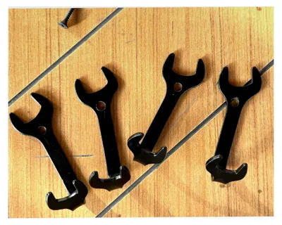 Produktbild von Vintage Eisen Schraubenschlüssel Wandgarderobe für Hüte und Handtücher, 4 Stück