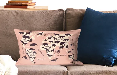 Produktbild von MuchoWow® Zierkissen Sofakissen Wohnzimmer Dekokissen 50x30 cm Weltkarte - Rosa - Tiere - Wohnzimmerdekoration - Polster mit Photo