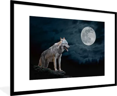 Produktbild von MuchoWow® Gerahmtes Poster Wolf - Mond - Nacht - Tiere - Porträt 90x60 cm - Poster mit Schwarzem Bilderrahmen Wandposter Rahmen Foto Bilder - Wanddekoration - Fotos