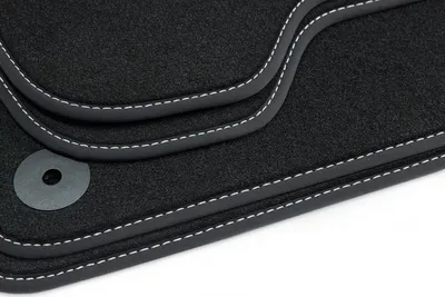Produktbild von Fußmatten passend für Seat Leon 3 5F 5-Türer ST 12/2012-2020 Deluxe Velours, Naht:Silber