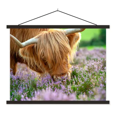 Produktbild von MuchoWow® Textilposter Schottische Highlander - Gras - Heidekraut - Tiere 120x90 cm mit schwarzem Rahmen - Aufhänger für Poster