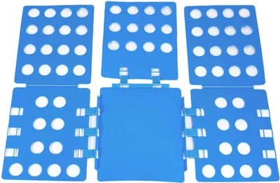 Produktbild von Intirilife Faltbrett Kleiderfalthilfe in Blau - 67.5 x 58 cm - Wäschefalter für schnelles Zusammenlegen von Kleidung Klamotten Hemden T-Shirts Pullover
