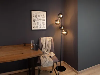 Produktbild von Vierflammige LED Stehleuchte Kugellampe Rauchglas - fürs Wohnzimmer 160cm hoch