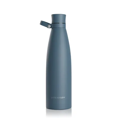 Productafbeelding van LARS NYSØM drinkfles van roestvrij staal | Geïsoleerde fles, vrij van BPA | Lekdichte waterfles voor sport, fietsen, honden, baby's, kinderen, 1000 ml, blauw