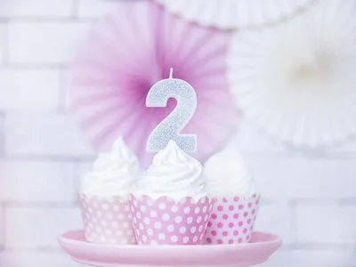 Image de Bougie d'anniversaire numéro 2 avec paillettes 7cm argenté