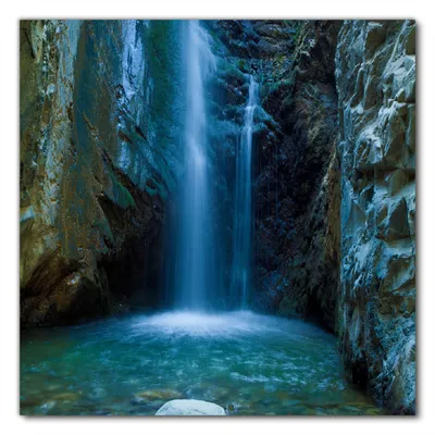 Produktbild von Wallario selbstklebende Möbelfolie/ Tischdecke für Innen und Außen, Größe: 90 x 90 cm - Wasserfall bei Sonneneinfall