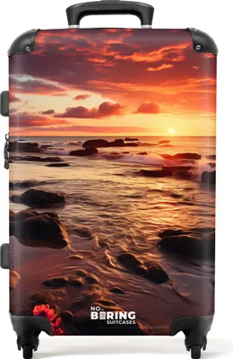 Produktbild von NoBoringSuitcases.com® Großer Koffer - Felsiger Strand bei Sonnenuntergang - Kombinationsschloss TSA - Hartschalen Trolley 4 Rollen - 72 liter - Reisekoffer - 66 cmKoffer Mittelgroß 67x43x25 cm, 72L,