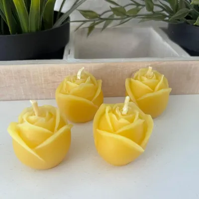 Produktbild von Rosenkerzen 4er Set 3 cm geschlossene Knospen – handgegossene Rosen, Bienenwachskerzen