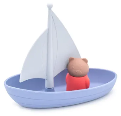 Image de Little L ours sur un bateau pour le bain