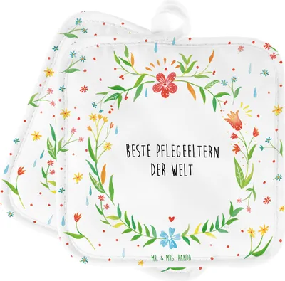 Produktbild von Mr. & Mrs. Panda Topflappen Pflegeeltern - Geschenk, Topfuntersetzer, Familie, Papa, Doppel, Adoption, Set, topfhalter, Mami, Topflappenset