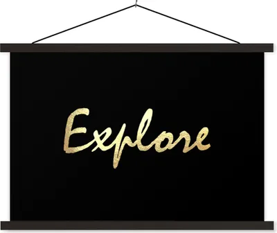Produktbild von MuchoWow® Textilposter Zitate - Reisen - Schwarz - Gold 60x40 cm mit schwarzem Rahmen - Hölzernes