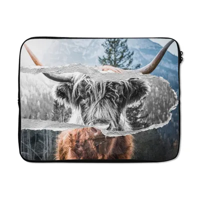 Produktbild von MuchoWow® Laptop Hülle 15 Zoll Schottischer Highlander - Kuh - Schwarz - Weiß Laptoptasche - Laptoptasche - Sleeve - Rundum-Schutz