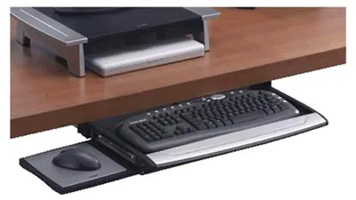 Produktbild von Ausziehbare Tastaturschublade zur Untertischmontage, höhenverstellbar, mit Mausablage und Handgelenkauflage, schwarz