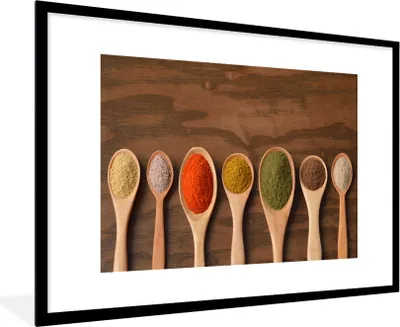 Produktbild von MuchoWow® MuchoWow® Gerahmtes Poster Schöpfkelle - Kräuter - Lebensmittel - Gewürze - Tisch 90x60 cm - Poster mit zchwarzem Bilderrahmen - Wanddekoration - Fotos