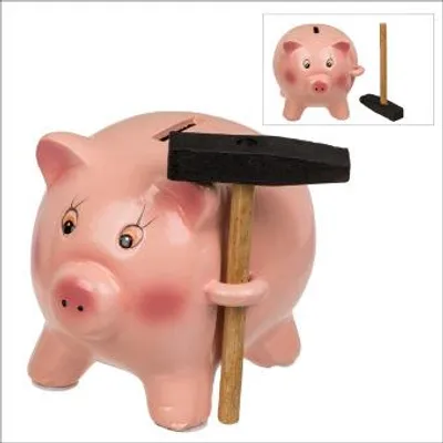Obrázek produktu pro Keramická pokladnička ve tvaru prasátka s kladivem, cca 15 cm