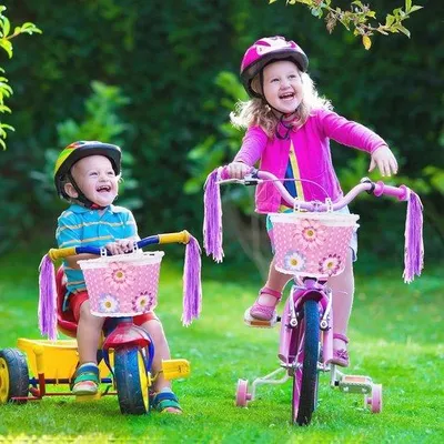Productafbeelding van Stylische Roze Fietsmand voor Meisjes met Bloemendecoratie