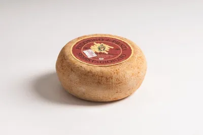 Produktbild von Pecorino mit roter Rinde Fattoria Buca Nuova ca. 1,2 kg.