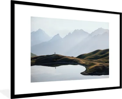 Produktbild von MuchoWow® Gerahmtes Poster Natur - Berge - Landschaft - See 90x60 cm - Poster mit Schwarzem Bilderrahmen Wandposter Rahmen Foto Bilder - Wanddekoration - Fotos