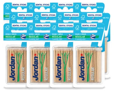 Zdjęcie produktu dla 12 sztuk Jordan Clean Between Sticks Regular - Wykałaczki dwustronne z fluorem i smakiem miętowym - Opakowanie ekonomiczne - 12 sztuk
