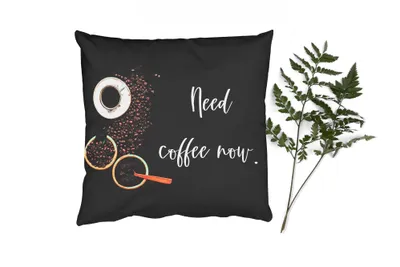 Produktbild von MuchoWow® Zierkissen Sofakissen Wohnzimmer Dekokissen 50x50 cm Zitate - Kaffee - Sprichwörter - Ich brauche jetzt Kaffee. - Komfort - Sofakissen
