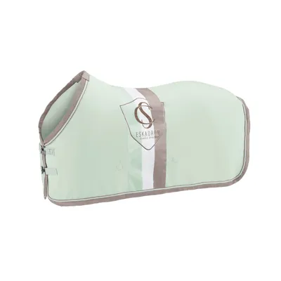Produktbild von Eskadron Abschwitzdecke " FLEECE STRIPE ", beidseitig vertikale Streifen, 3fach Kordel Größe - 145cm Farbe - powder green