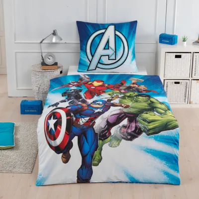 Produktbild von Avengers Bettwäsche 135x200 + 80x80 cm 2 tlg., 100 % Baumwolle in Renforcé, Kinderbettwäsche für Jungen Marvel's Avengers Heroes Captain America, Iron Man, Hulk & Thor