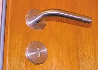 Produktbild von Edelstahl Türbeschlag modernes Design Türdrückergarnitur silber