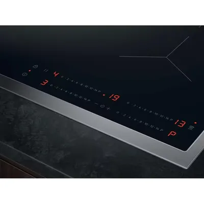 Produktbild von AEG TO84IA0FXB, Schwarz, Integriert, 80 cm, Zonen-Induktionskochfeld, 4 Zone(n), 4 Zone(n)