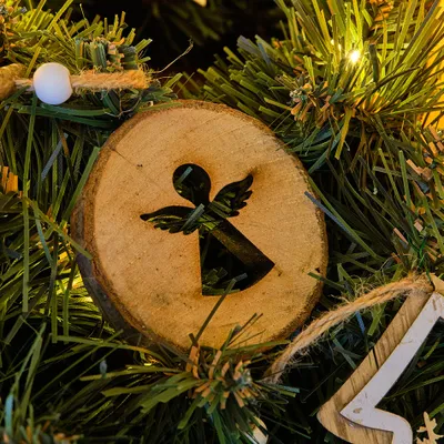 Produktbild von Hängende Holzdekoration, Engel im Rad, 7 cm