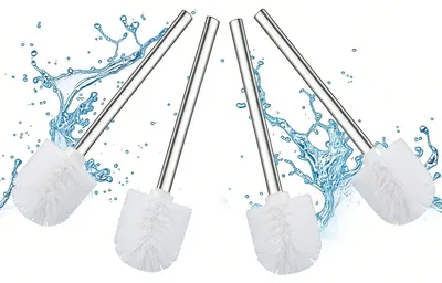 Image de Brosse de toilettes blanche Ø 6,5 cm, lot de 4 brosses de toilettes blanches avec manche en acier inoxydable, brosse de salle de bains pour WC, lot pratique de brosses de toilettes pour un nettoyage en profondeur des toilettes, brosses de toilettes sur pied en acier inoxydable