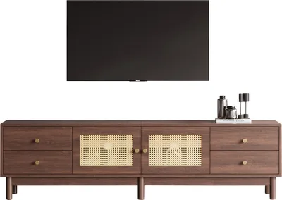 Image de Meuble TV de 1,8 m de long, aspect bois foncé, avec deux portes en rotin, quatre tiroirs, un système de rangement des câbles et des charnières hydrauliques,