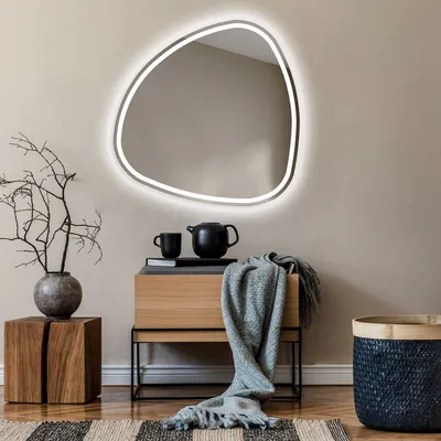 Produktbild von Unregelmäßiger asymmetrischer Spiegel mit LED Beleuchtung 54x54 cm - mit LED Beleuchtung - LED Farbe Kaltweiß 7000K - Individuell Nach Maß - Beleuchtet Wandspiegel Lichtspiegel Badezimmerspiegel JAJ223