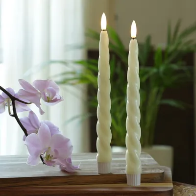 Produktbild von LED Stabkerzen TWIST - Echtwachs - flackernde 3D Flamme - H: 25cm - Timer - creme - 2er Set